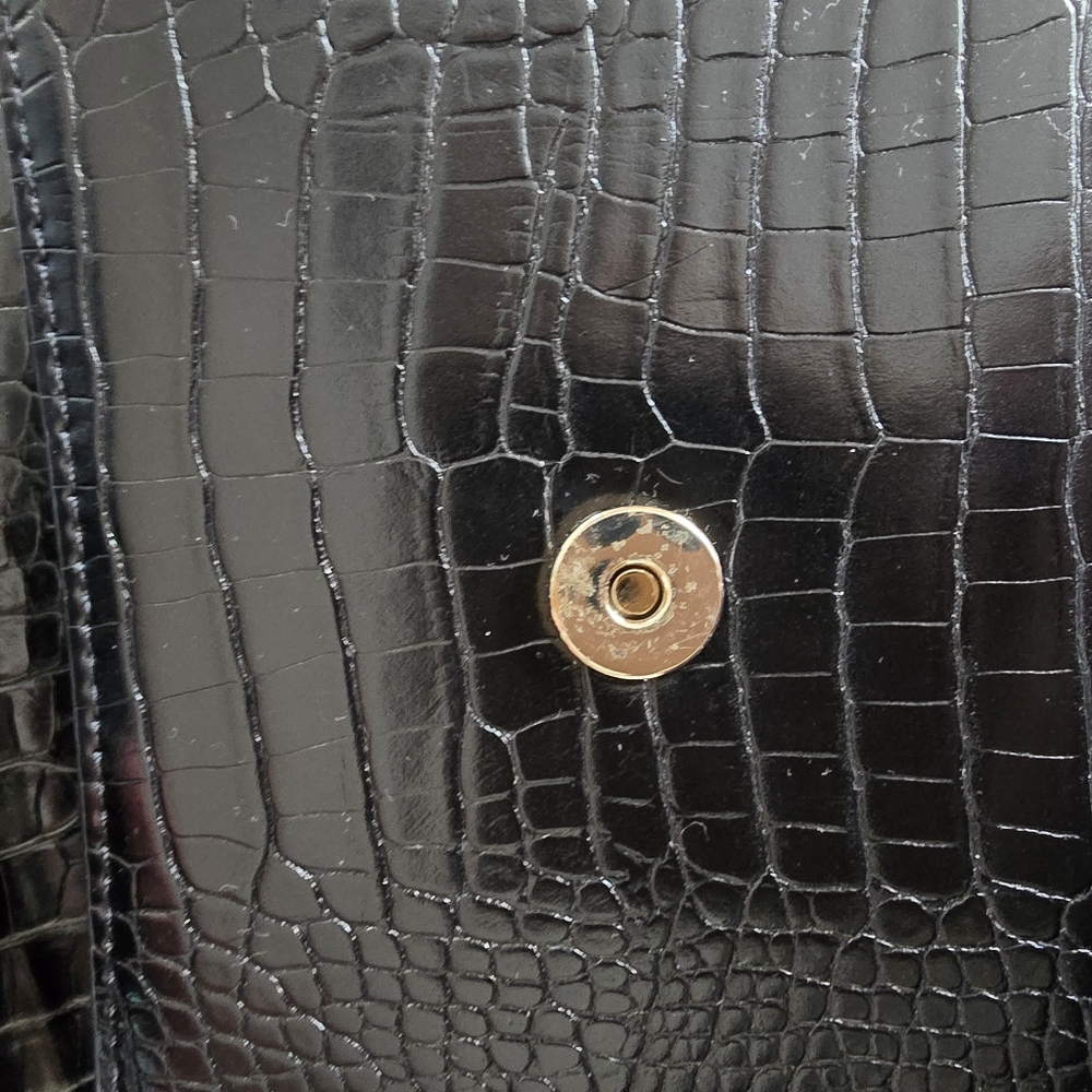 TOPSHOP  Black Croc-Embossed Crossbody Bag - Picture 7 of 7